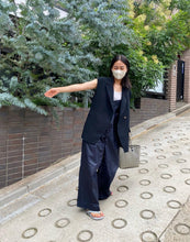 Load image into Gallery viewer, Shayna Black + Off White - Medium - LALO THE SHOP